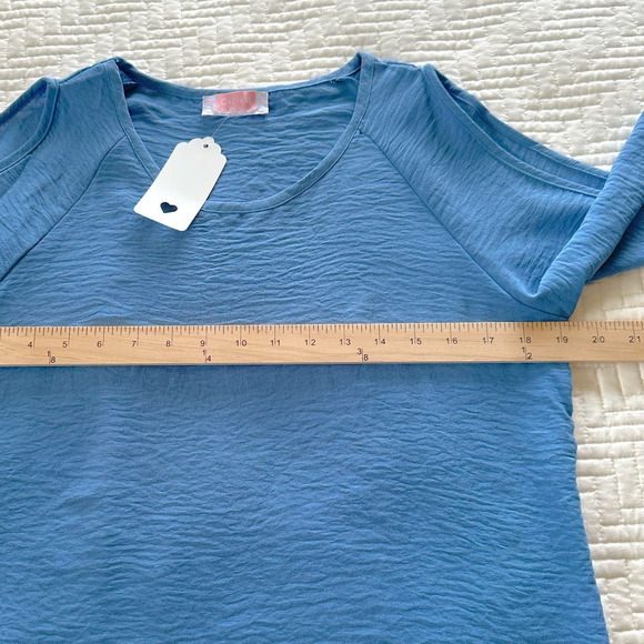 NWT C+D+M Collection Cold Shoulder 3/4 Sleeve Top Blue Size Medium - Picture 5 of 6